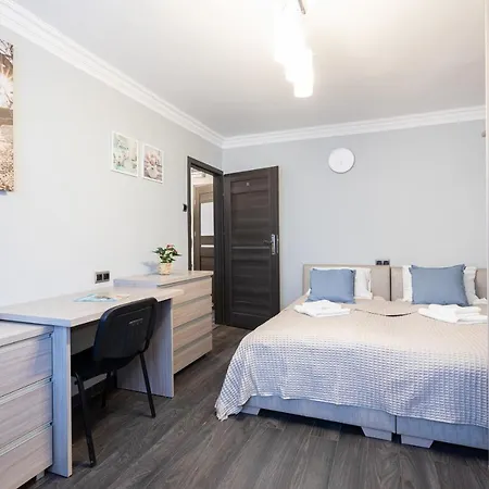 3 Bedrooms Comfy Flat Celarowska Krakow Exterior photo