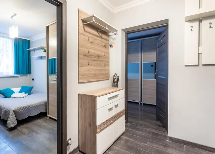 3 Bedrooms Comfy Flat Celarowska