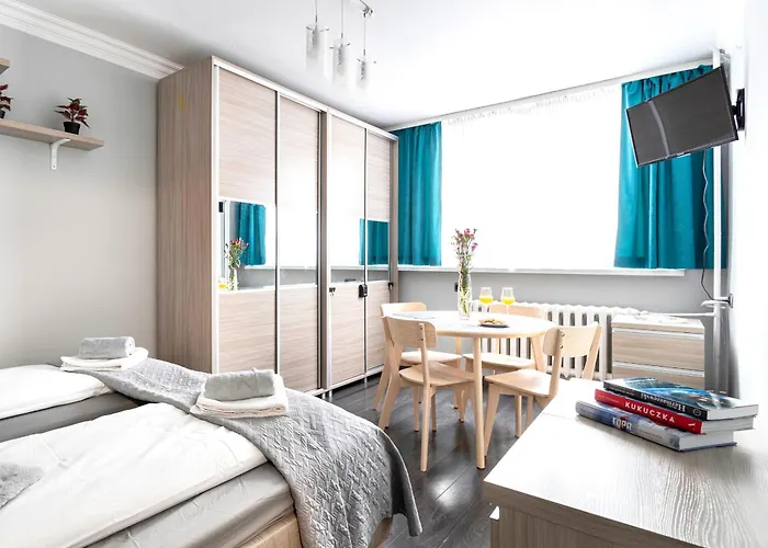 3 Bedrooms Comfy Flat Celarowska