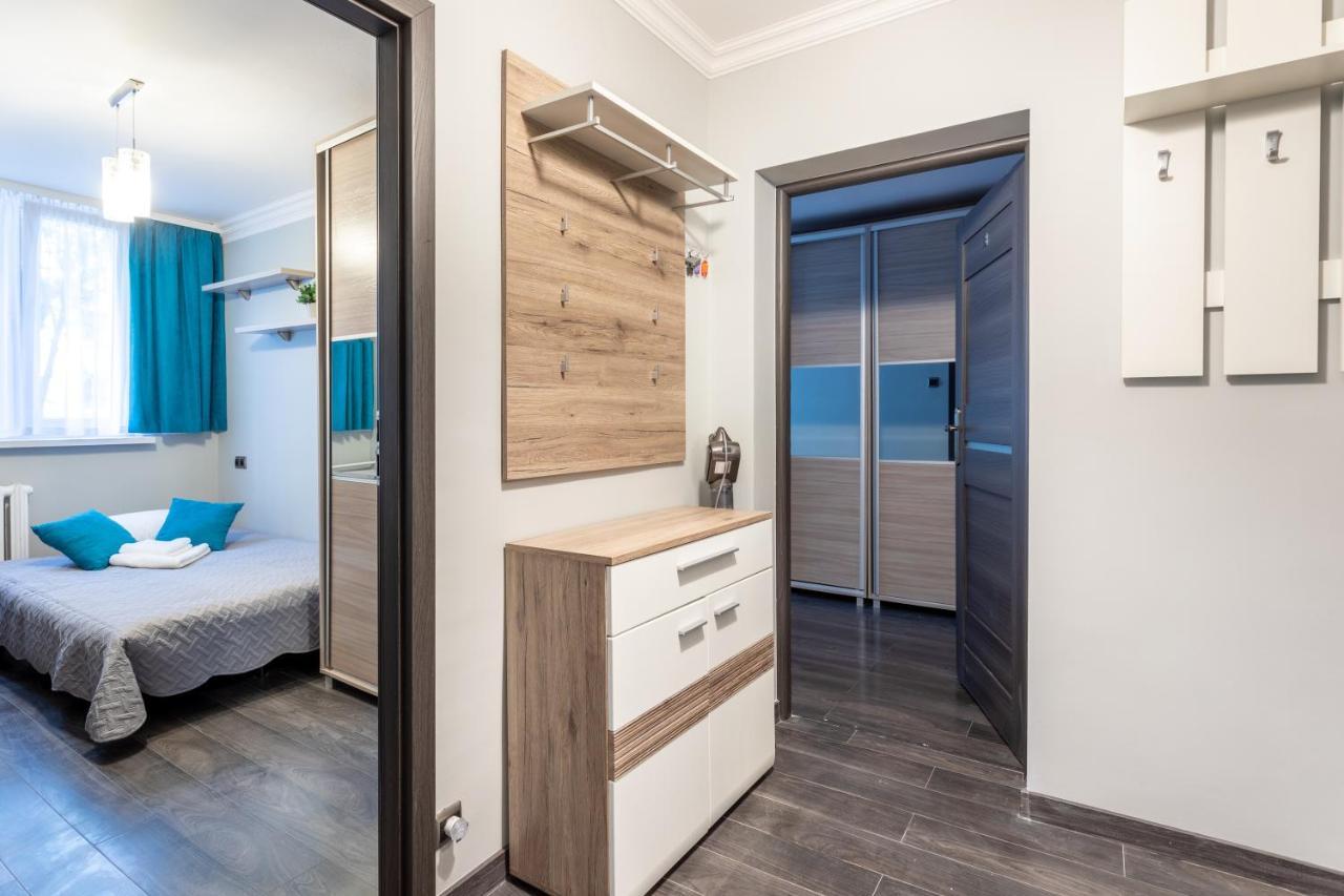 Apartment 3 Bedrooms Comfy Flat Celarowska