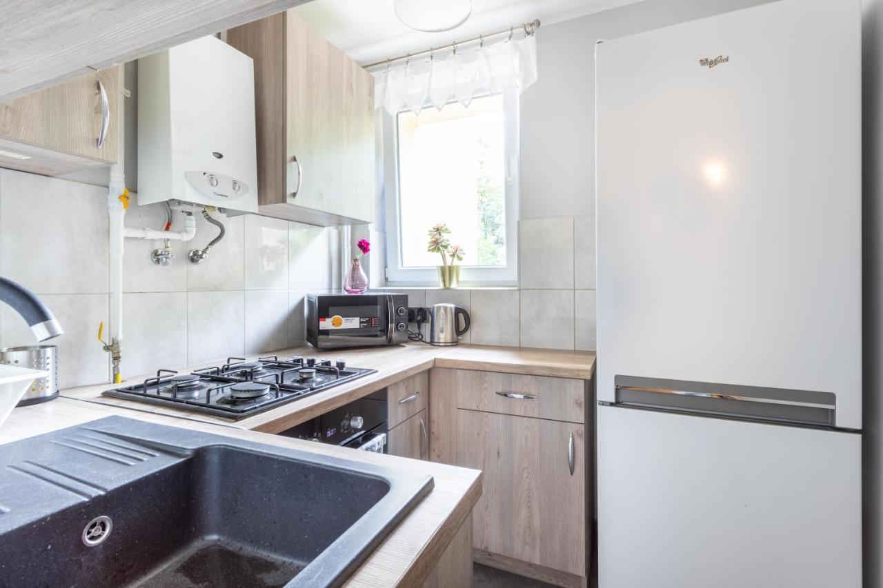 Apartamento 3 Bedrooms Comfy Flat Celarowska